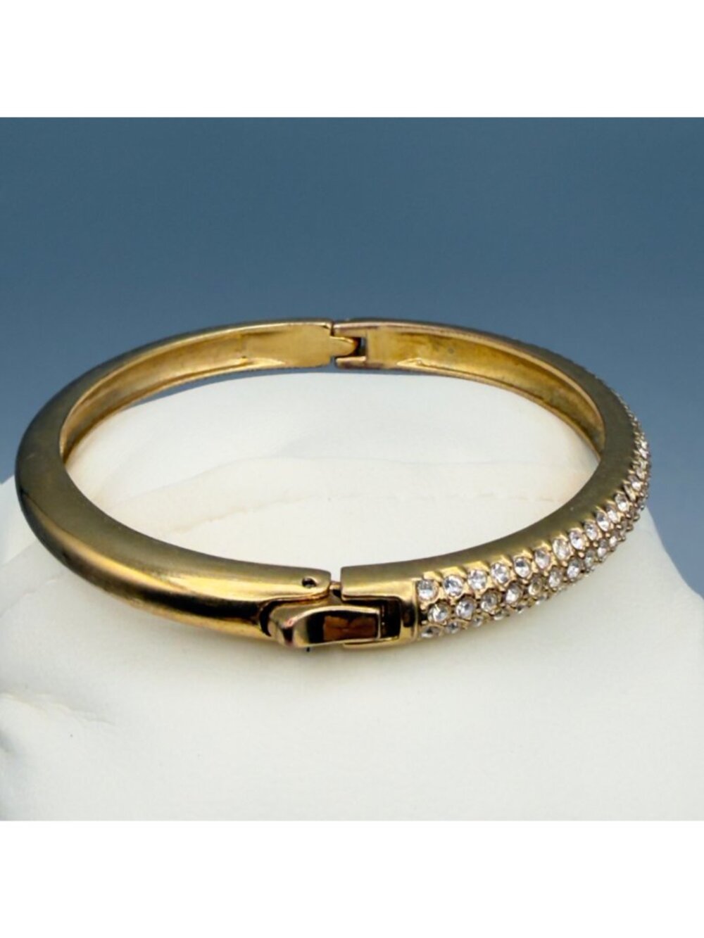 Vintage Gold Tone Pave Rhinestone Hinged Bangle Bracelet Modernist Classic - Picture 8 of 11